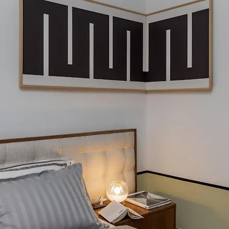 Chic New Ivolola Yu Modern Design Gem Apartment