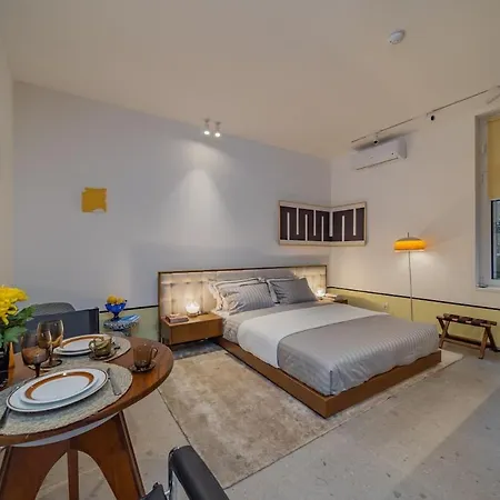 Chic New Ivolola Yu Modern Design Gem Apartment