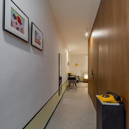 Chic New Ivolola Yu Modern Design Gem Apartment *